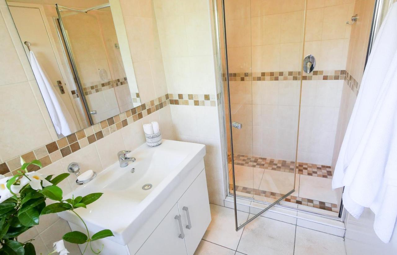Victoria Falls Holiday Home Экстерьер фото